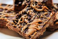 Fudgy No-Bake Chocolate Oatmeal Bars