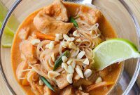 Easy Thai Slow Cooker Chicken Curry