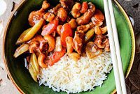 Tender Slow Cooker Cashew Chicken