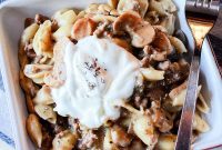 Slow Cooker Creamy Mushroom Pasta Casserole