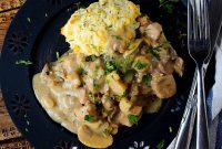 Slow Cooked Creamy Rosemary Pork Chops