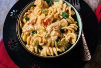 Slow Cooker Fiesta Mac and Cheese