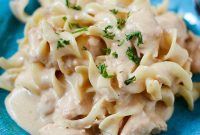 Easy Slow Cooker Chicken Stroganoff
