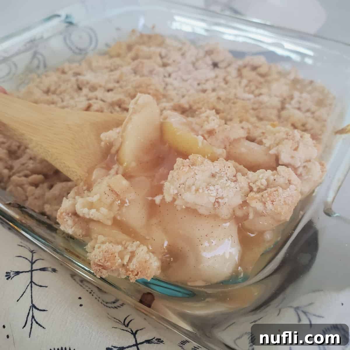 Easy Bisquick Apple Cobbler 1 featured 146308