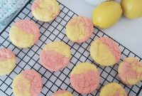 Sweet & Tangy Strawberry Lemonade Cookies