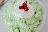 Easy 4-Ingredient Watergate Salad