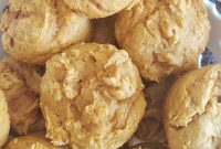 Easy 3 Ingredient Pumpkin Spice Muffins