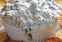 Creamy Crock Pot Spinach Artichoke Dip