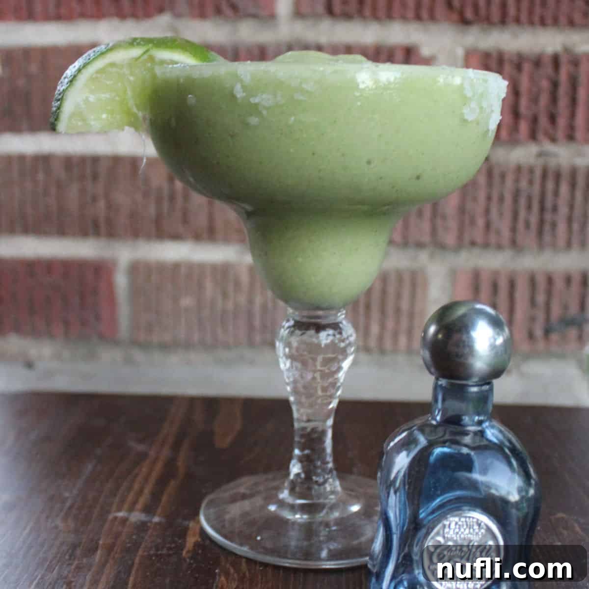 Crafting the Perfect Avocado Margarita 1 featured 69908