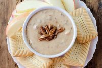 Luscious Slow Cooker Praline Pecan Dip
