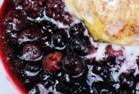 Sweet & Simple Slow Cooker Berry Cobbler