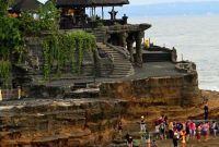 Tanah Lot: Bali’s Majestic Offshore Temple