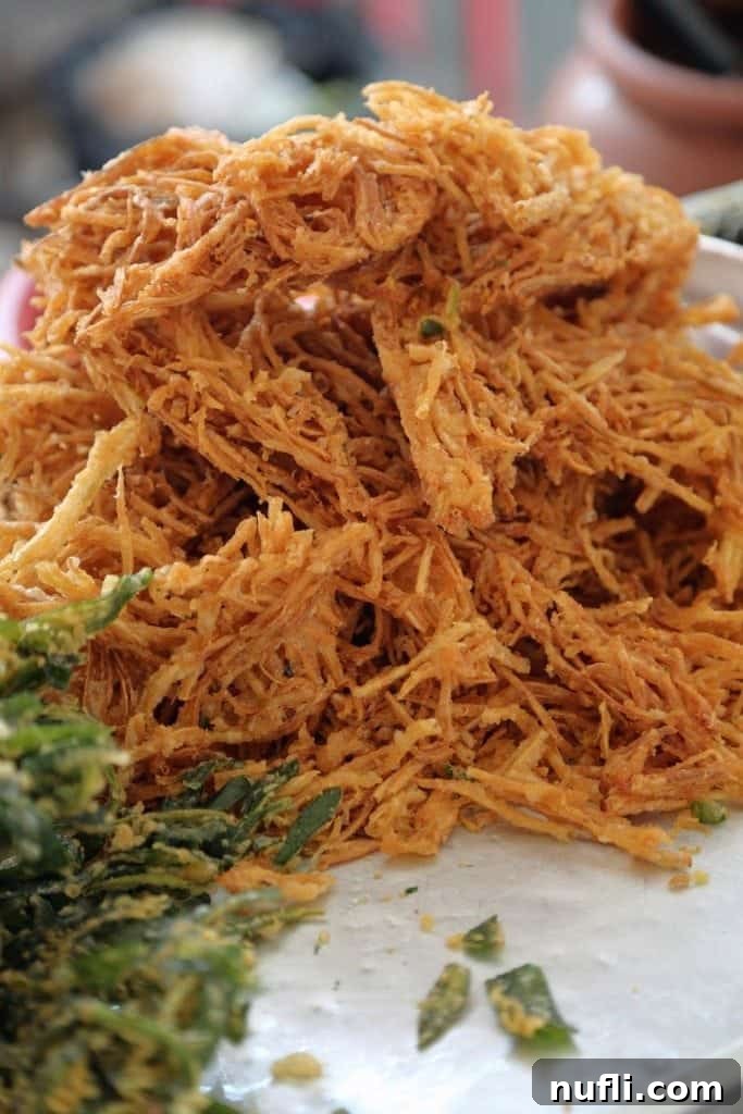 Appetizing Thai dishes available at the Sunday Market, Ko Kret, Thailand