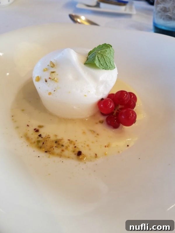 Poached meringue in vanila cream 