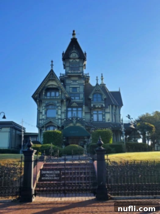 Gorgeous historic house with a gate for Tigomar Club