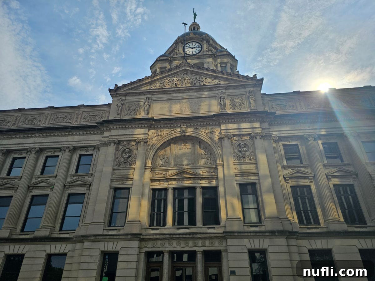 Sunlight pouring over the Fort Wayne Courthouse